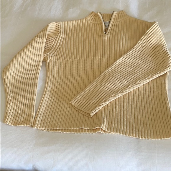 Sweater - Picture 5 of 8